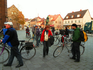 Eintreffen an der Martin-Luther-Kirche in Stein