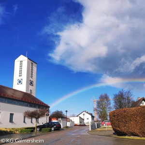 Kirche mit Regenbogen